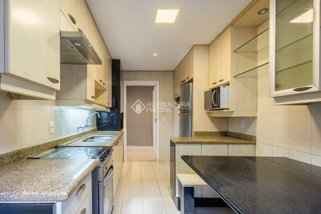 Apartamento com 3 quartos e 171m² para alugar em Moinhos de Vento, Porto Alegre. - Photo 2