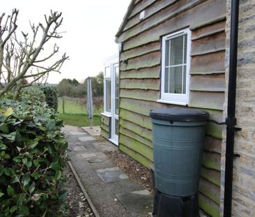 1 bedroom detached house to rent - Photo 4