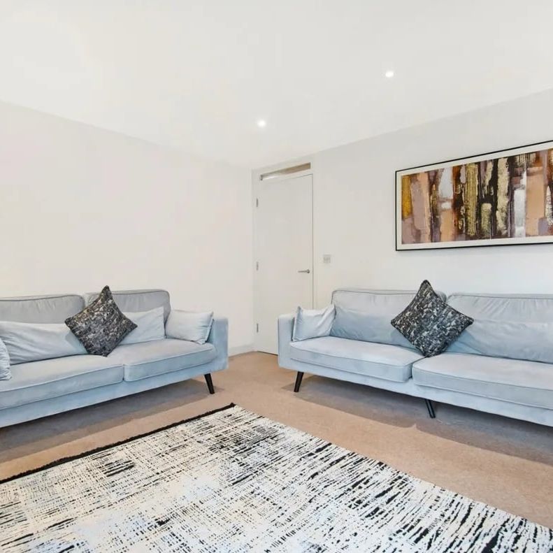 2 Bed Flat, Lanyon Court, N7 - Photo 1
