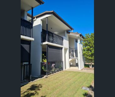 Two bedroom Unit - FURNISHED Pialba - Photo 2