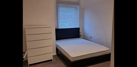 1 Bed Flat, Station Apartments, LS15 - Photo 2