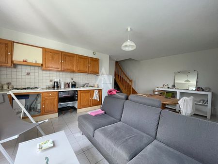 Location maison 3 pièces, 68.00m², Saintes - Photo 2