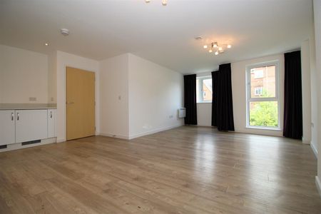 Chataway House, Bradfield Close, Woking, Surrey, GU22 7PR - Photo 3