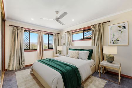 UNIQUE FAMILY DESIGN WITH CBD & MOUNTAIN OUTLOOK - Photo 4