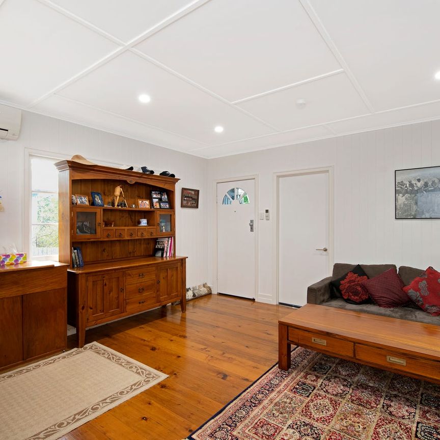 Beautifully Presented Home in Prime Chermside Location - Photo 1