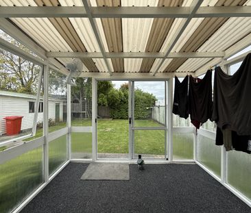 3 Bedroom - Location & Sunshine - Photo 3