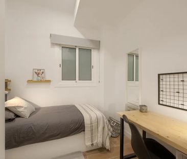 Carrer de Balmes, Barcelona, Catalonia 08006 - Photo 1