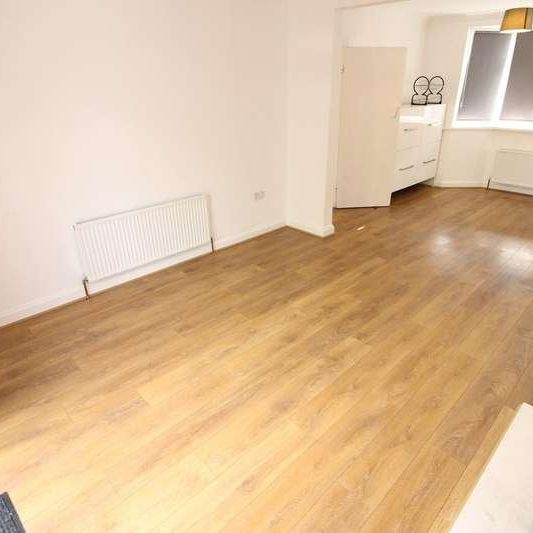 Brookside, Uxbridge, UB10 - Photo 1