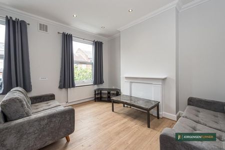 3 bedroom flat to rent - Photo 3
