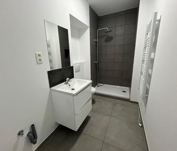 Appartement 1ch. remis à neuf à 6040 Charleroi Jumet  Loyer: 720 € - Foto 2