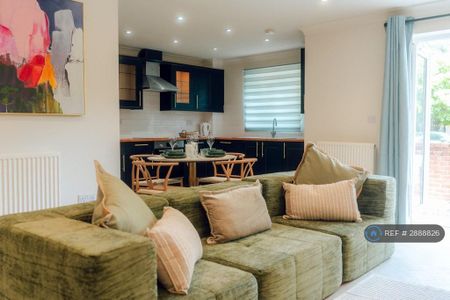 2 bedroom flat to rent - Photo 5