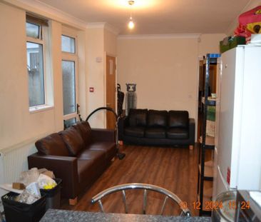 Mackintosh Place, Roath, Cardiff - Photo 1