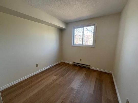 316 Kingsdale Ave. Unit 302 - 3 bed, 2 bath - Photo 1