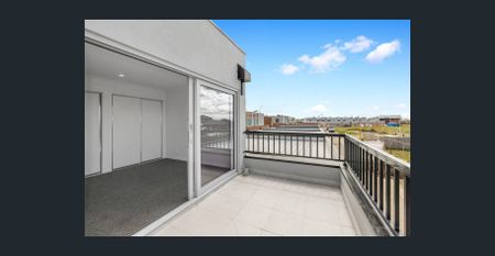 Effortless Townhouse Living! - Photo 3