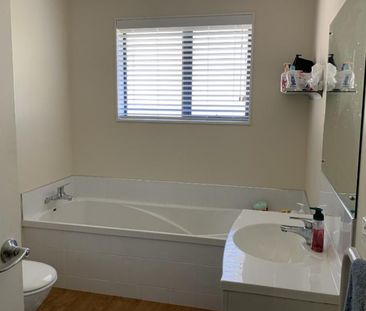 Quiet and Private Modern Living - Photo 6