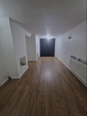 2 bedroom end of terrace house to rent - Photo 1