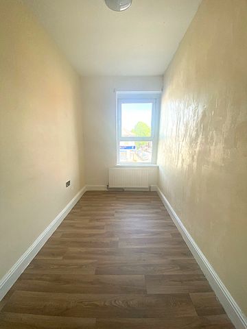 £1,050 PCM, Two Bedroom First Floor Flat in Penarth Road, Grangetown, Cardiff, CF11 6JT - Photo 3