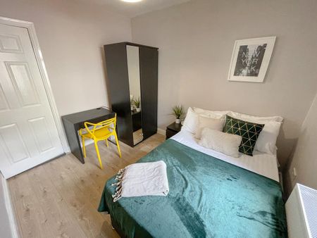 4 bedroom terraced house to rent - Photo 4