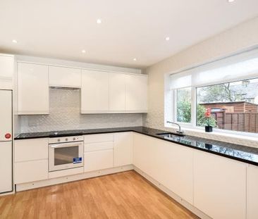 3 bedroom end of terrace house to rent - Photo 6