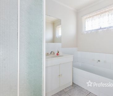 2/10 Bailey Street, Werribee VIC 3030 - Photo 3