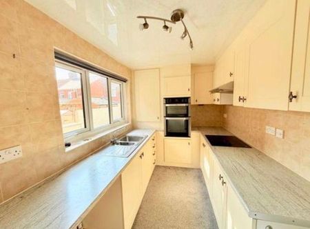 2 bedroom terraced house to rent - Photo 2