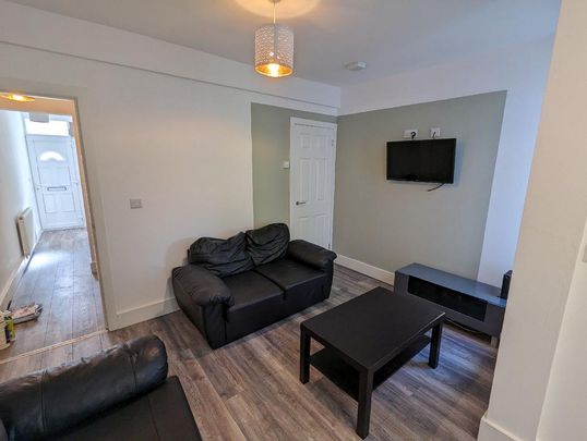 5 bedroom house to rent - Photo 1