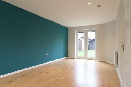 3 bedroom detached house to rent - Photo 4