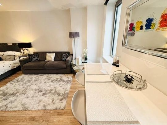Studio to rent - Photo 1