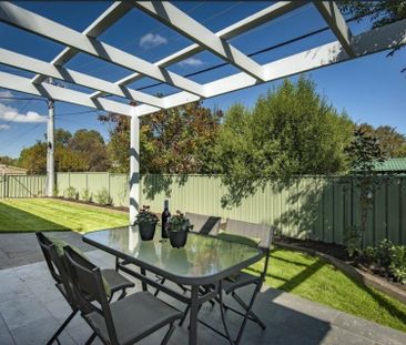 Stunning, modern family home - Photo 6