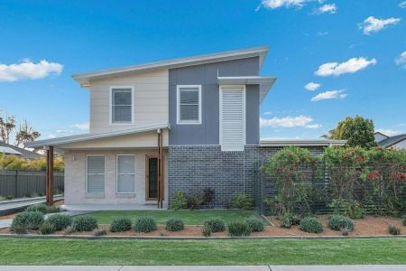 Three Bedroom Home - Photo 4