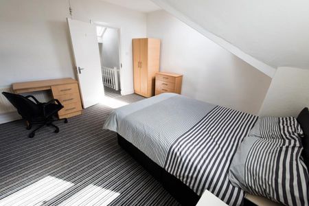 5 bedroom terraced house to rent - Photo 4