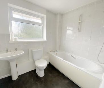 3 bedroom detached house to rent - Photo 4