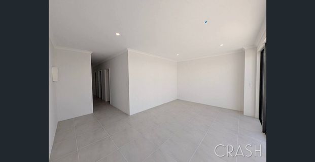 3x2 House in Wanneroo Myella Estate - fully ducted aircon - Photo 1