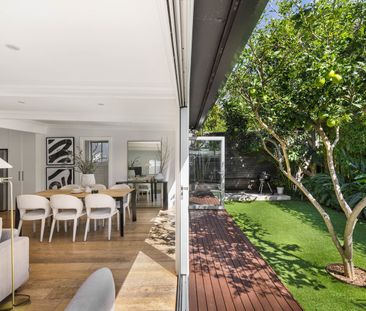 Double-fronted beauty with a lush backyard escape - Photo 2