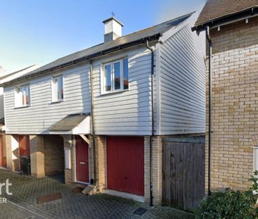 2 bedroom coach house to rent - Photo 1