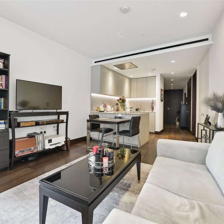 Impressive 7th floor 1 bedroom apartment, 1 bathroom apartment with stunning views and 24/7 concierge. - Photo 1