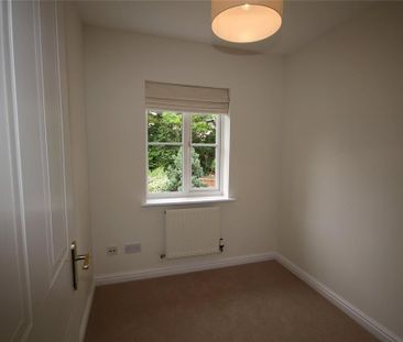 3 bedroom end of terrace house to rent - Photo 3