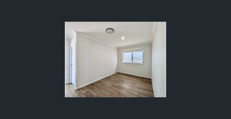 Low-Maintenance Modern Family Home with 5kW Solar Panel - Photo 4