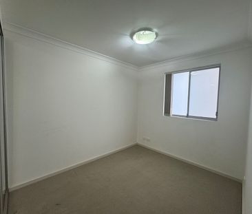 Modern 2 Bedroom Unit&excl; - Photo 2