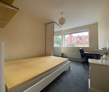 4 bedroom house to rent Edmund Road, PO4 - Photo 4