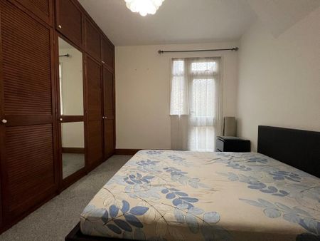 2 bedroom ground floor flat to rent - Photo 3