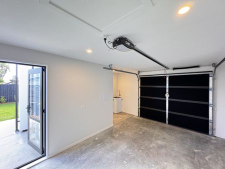 17C Harrow Street, Phillipstown - Photo 3