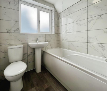 3 bedroom property to rent - Photo 3