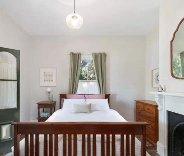 Full of Charm - Close to CBD! - Photo 4