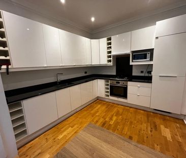 3 Bed Flat, Warwick Mansions, NW3 - Photo 1