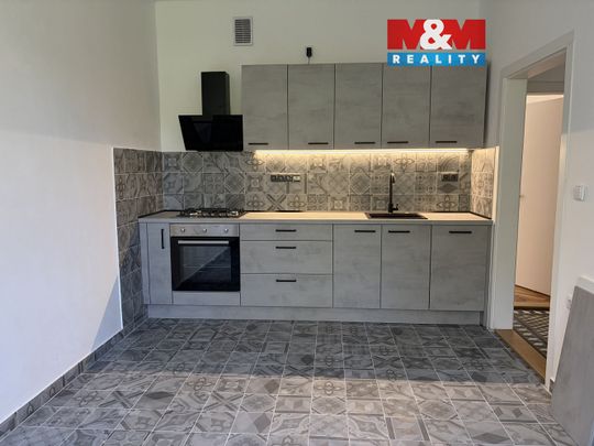 Pronájem bytu 2+1 69 m² - Fotografie 1