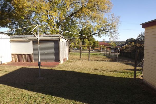 2 Bedroom House Short Stroll to Northpoint Shopping Centre & Parks! - Photo 1