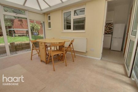 2 bedroom semi-detached house to rent - Photo 5