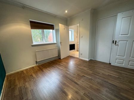 4 Bed Detached House, Yew Street, M15 - Photo 5