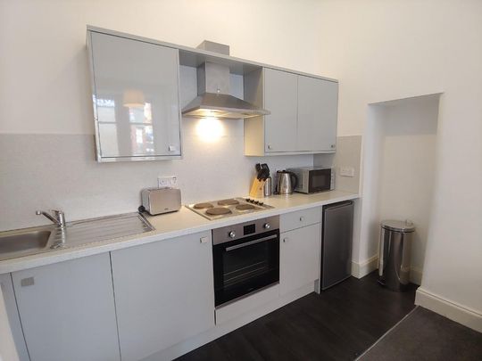 1 bedroom flat to rent - Photo 1